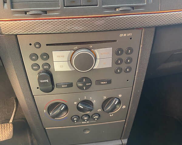 Сірий Опель Меріва, об'ємом двигуна 1.6 л та пробігом 280 тис. км за 4950 $, фото 13 на Automoto.ua