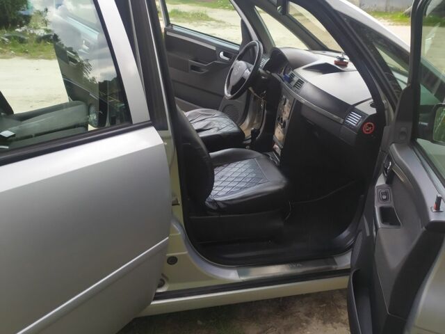 Серый Опель Мерива, объемом двигателя 1.2 л и пробегом 270 тыс. км за 3300 $, фото 5 на Automoto.ua