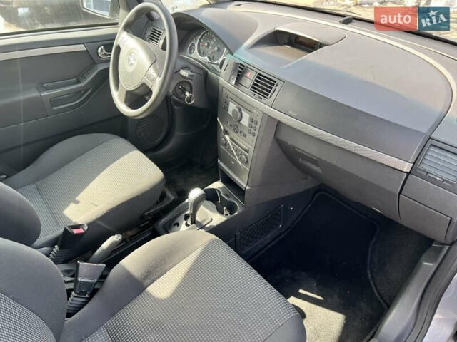 Серый Опель Мерива, объемом двигателя 1.6 л и пробегом 86 тыс. км за 6500 $, фото 6 на Automoto.ua