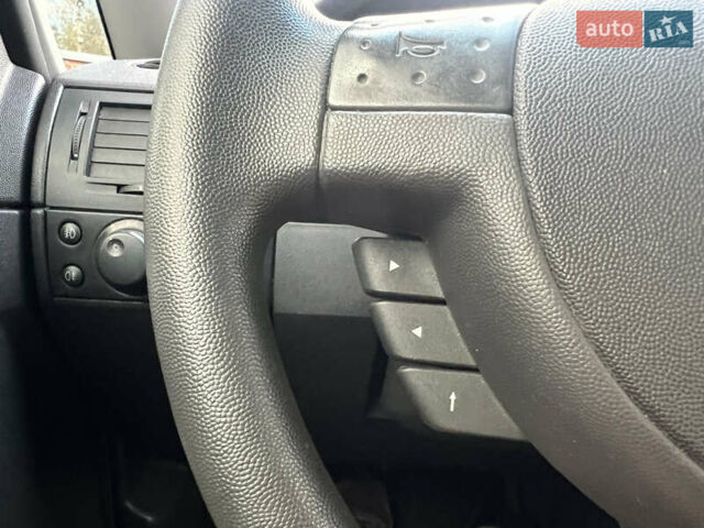 Серый Опель Мерива, объемом двигателя 1.4 л и пробегом 158 тыс. км за 4599 $, фото 48 на Automoto.ua