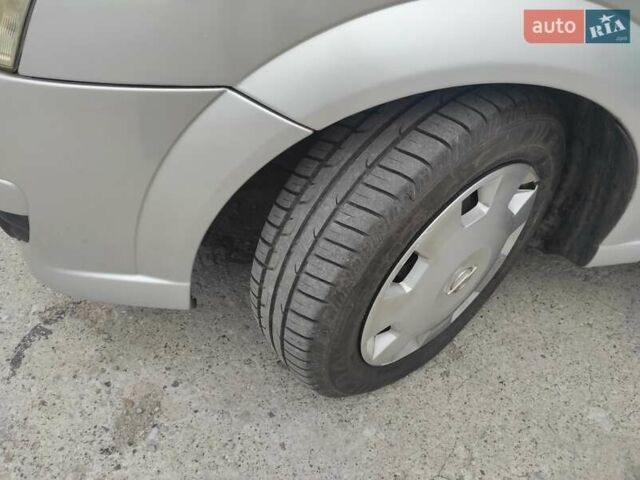 Серый Опель Мерива, объемом двигателя 1.4 л и пробегом 206 тыс. км за 4500 $, фото 3 на Automoto.ua