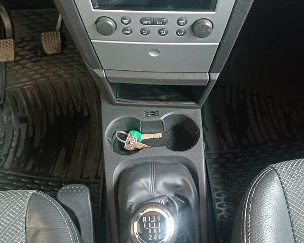 Опель Мерива 2009 в Киеве на Automoto.ua Серый Опель Мерива, объемом двигателя 1.7 л и пробегом 214 тыс. км за 5000 $, фото 16 на Automoto.ua