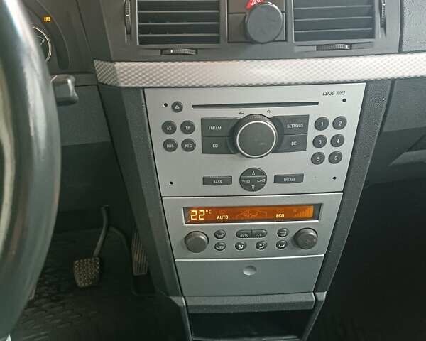 Опель Мерива 2009 в Киеве на Automoto.ua Серый Опель Мерива, объемом двигателя 1.7 л и пробегом 214 тыс. км за 5000 $, фото 20 на Automoto.ua