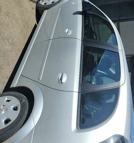 Серый Опель Мерива, объемом двигателя 1.6 л и пробегом 220 тыс. км за 5800 $, фото 5 на Automoto.ua