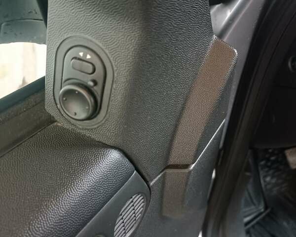 Опель Мерива 2009 в Киеве на Automoto.ua Серый Опель Мерива, объемом двигателя 1.7 л и пробегом 214 тыс. км за 5000 $, фото 17 на Automoto.ua