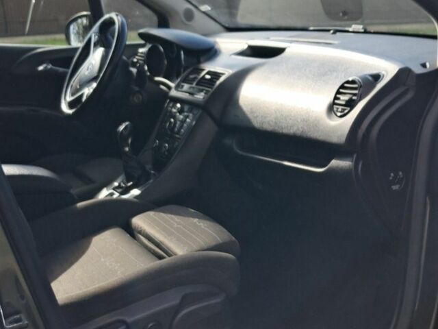 Серый Опель Мерива, объемом двигателя 1.7 л и пробегом 314 тыс. км за 5500 $, фото 5 на Automoto.ua