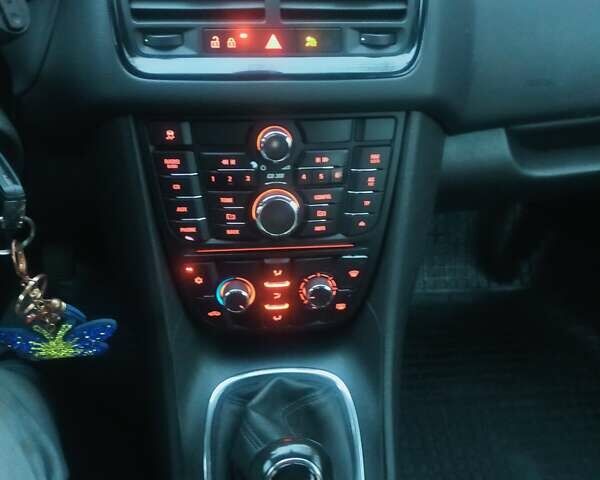 Сірий Опель Меріва, об'ємом двигуна 1.25 л та пробігом 209 тис. км за 5999 $, фото 13 на Automoto.ua