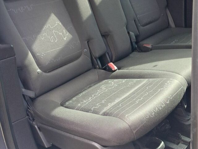 Серый Опель Мерива, объемом двигателя 1.7 л и пробегом 314 тыс. км за 5500 $, фото 4 на Automoto.ua