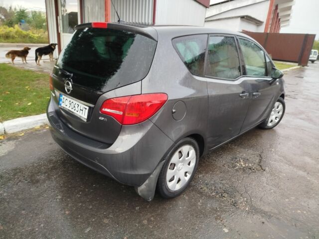 Серый Опель Мерива, объемом двигателя 1.7 л и пробегом 314 тыс. км за 5500 $, фото 3 на Automoto.ua