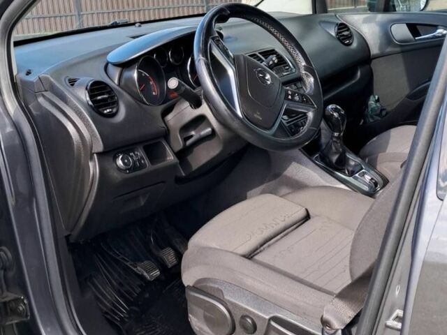 Серый Опель Мерива, объемом двигателя 1.7 л и пробегом 314 тыс. км за 5500 $, фото 6 на Automoto.ua