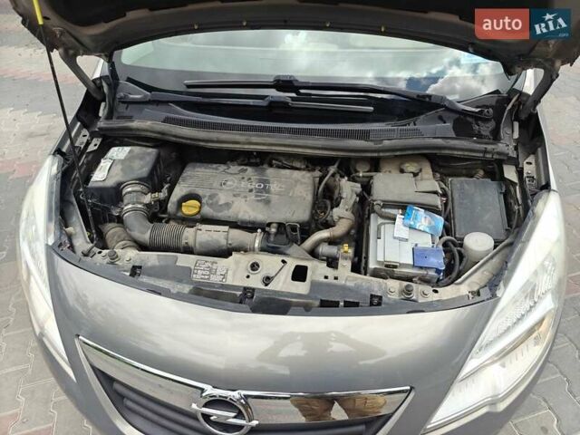 Серый Опель Мерива, объемом двигателя 1.7 л и пробегом 236 тыс. км за 6200 $, фото 29 на Automoto.ua