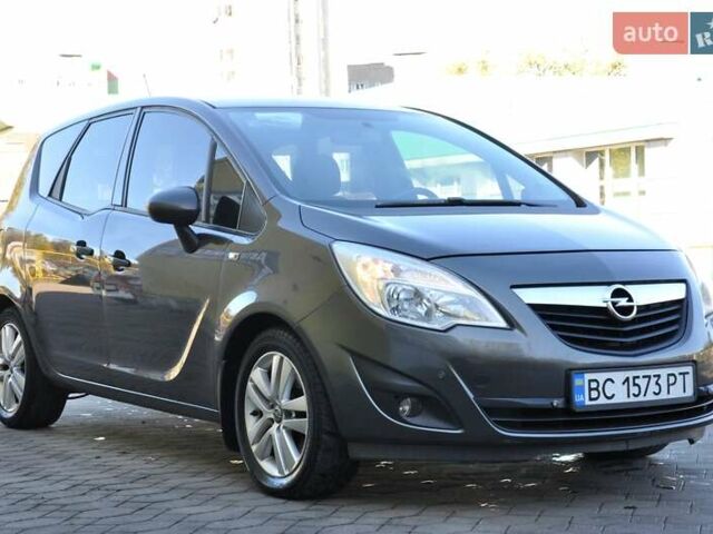 Серый Опель Мерива, объемом двигателя 1.69 л и пробегом 197 тыс. км за 6200 $, фото 6 на Automoto.ua