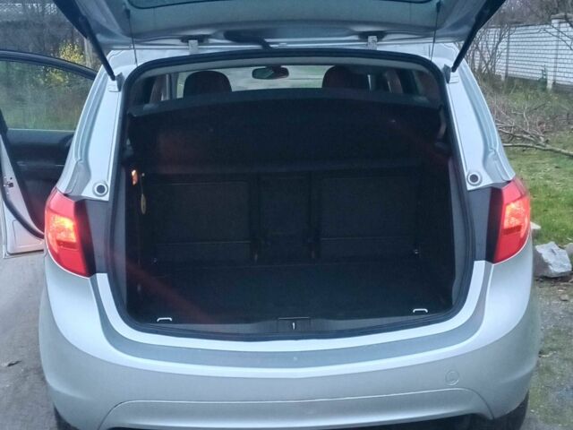 Сірий Опель Меріва, об'ємом двигуна 1.7 л та пробігом 135 тис. км за 7500 $, фото 9 на Automoto.ua