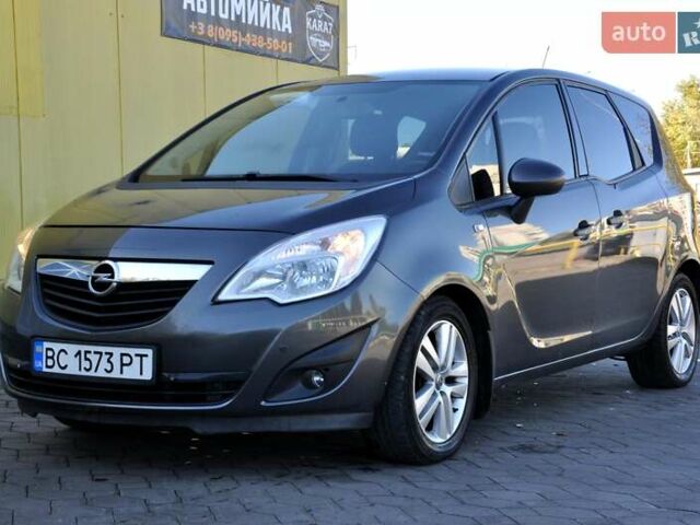 Серый Опель Мерива, объемом двигателя 1.69 л и пробегом 197 тыс. км за 6200 $, фото 2 на Automoto.ua