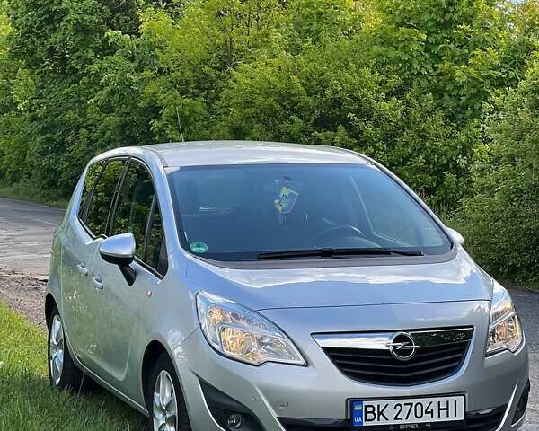 Серый Опель Мерива, объемом двигателя 1.36 л и пробегом 76 тыс. км за 8600 $, фото 1 на Automoto.ua