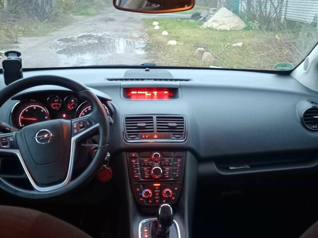 Сірий Опель Меріва, об'ємом двигуна 1.7 л та пробігом 135 тис. км за 7500 $, фото 5 на Automoto.ua