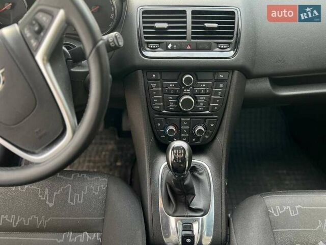 Серый Опель Мерива, объемом двигателя 1.36 л и пробегом 76 тыс. км за 8600 $, фото 9 на Automoto.ua