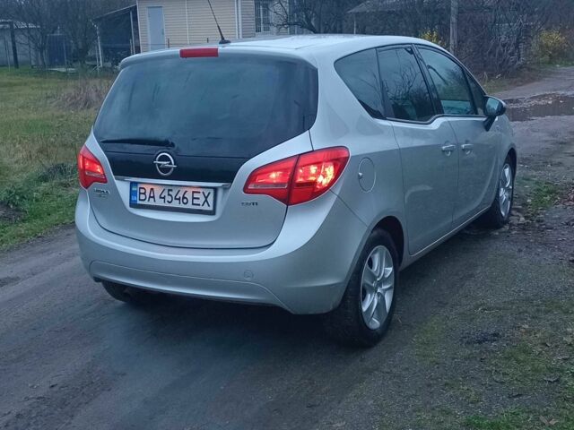 Сірий Опель Меріва, об'ємом двигуна 1.7 л та пробігом 135 тис. км за 7500 $, фото 10 на Automoto.ua