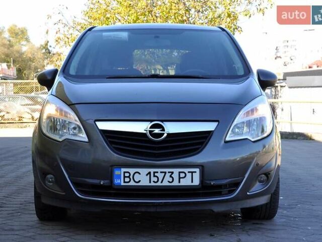 Серый Опель Мерива, объемом двигателя 1.69 л и пробегом 197 тыс. км за 6200 $, фото 4 на Automoto.ua