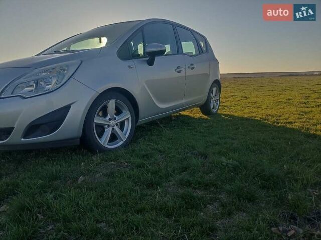 Сірий Опель Меріва, об'ємом двигуна 1.7 л та пробігом 295 тис. км за 6500 $, фото 4 на Automoto.ua