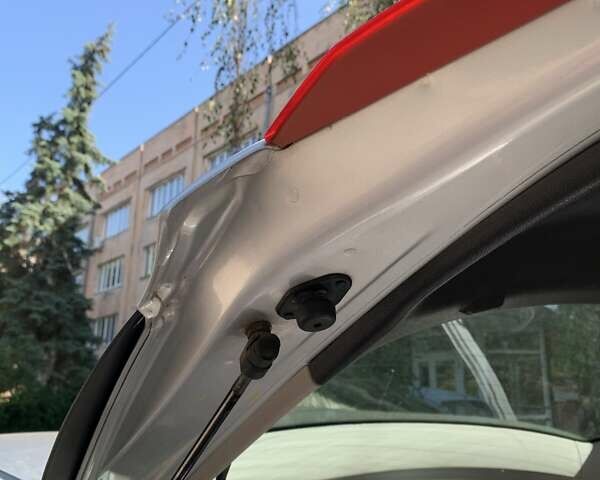 Сірий Опель Меріва, об'ємом двигуна 1.4 л та пробігом 160 тис. км за 5850 $, фото 19 на Automoto.ua
