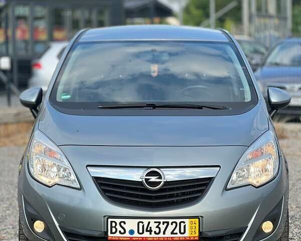 Сірий Опель Меріва, об'ємом двигуна 1.7 л та пробігом 223 тис. км за 9000 $, фото 16 на Automoto.ua