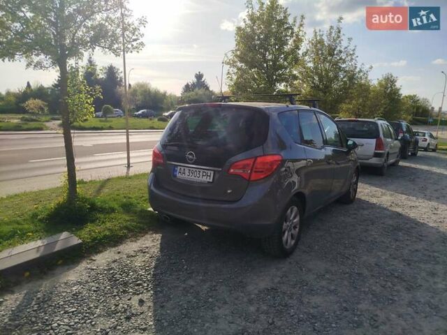 Серый Опель Мерива, объемом двигателя 1.36 л и пробегом 172 тыс. км за 8000 $, фото 6 на Automoto.ua