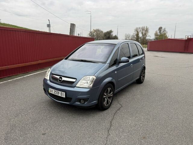 Синий Опель Мерива, объемом двигателя 1.6 л и пробегом 237 тыс. км за 3600 $, фото 1 на Automoto.ua