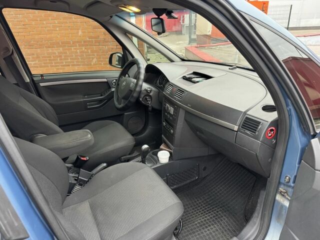 Синий Опель Мерива, объемом двигателя 1.6 л и пробегом 237 тыс. км за 3600 $, фото 9 на Automoto.ua