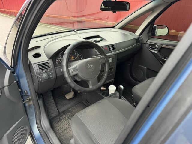 Синий Опель Мерива, объемом двигателя 1.6 л и пробегом 237 тыс. км за 3600 $, фото 2 на Automoto.ua