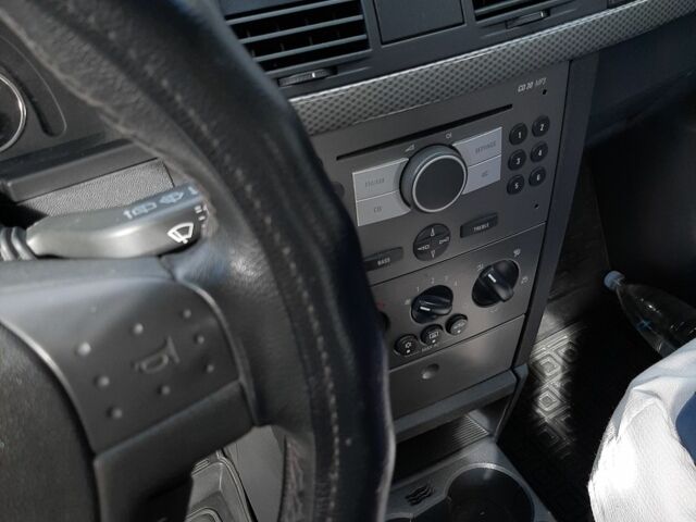 Синий Опель Мерива, объемом двигателя 1.4 л и пробегом 128 тыс. км за 5500 $, фото 6 на Automoto.ua