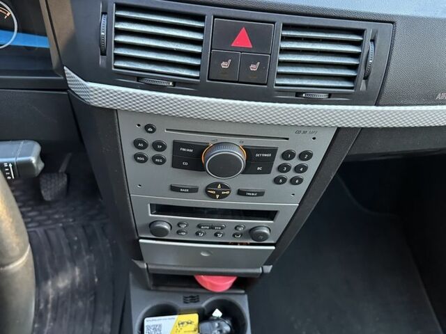 Опель Меріва 2009 у Луцьку на Automoto.ua Синій Опель Меріва, об'ємом двигуна 1.8 л та пробігом 238 тис. км за 4500 $, фото 8 на Automoto.ua