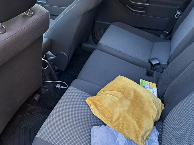 Опель Меріва 2009 у Луцьку на Automoto.ua Синій Опель Меріва, об'ємом двигуна 1.8 л та пробігом 238 тис. км за 4500 $, фото 14 на Automoto.ua