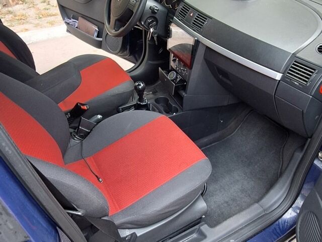 Синий Опель Мерива, объемом двигателя 1.6 л и пробегом 185 тыс. км за 4099 $, фото 11 на Automoto.ua