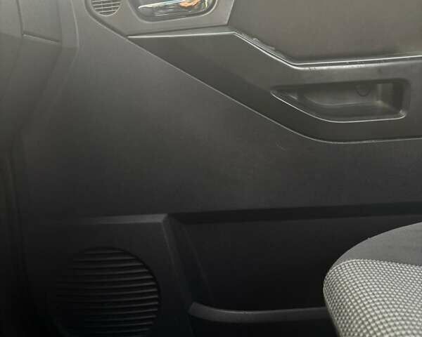 Синий Опель Мерива, объемом двигателя 1.69 л и пробегом 253 тыс. км за 3850 $, фото 23 на Automoto.ua