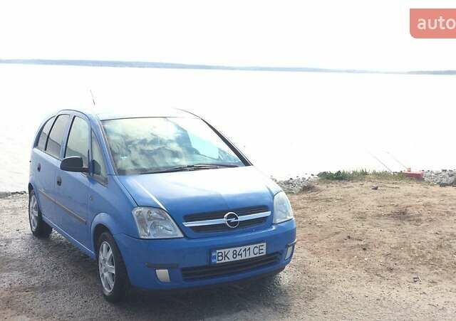 Синий Опель Мерива, объемом двигателя 1.6 л и пробегом 287 тыс. км за 4000 $, фото 1 на Automoto.ua