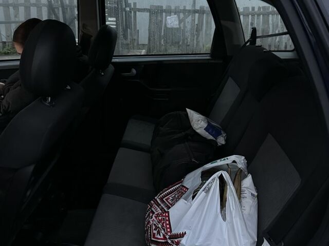 Синий Опель Мерива, объемом двигателя 1.7 л и пробегом 269 тыс. км за 1750 $, фото 8 на Automoto.ua