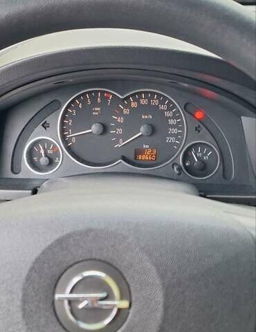 Синий Опель Мерива, объемом двигателя 1.6 л и пробегом 188 тыс. км за 4000 $, фото 10 на Automoto.ua