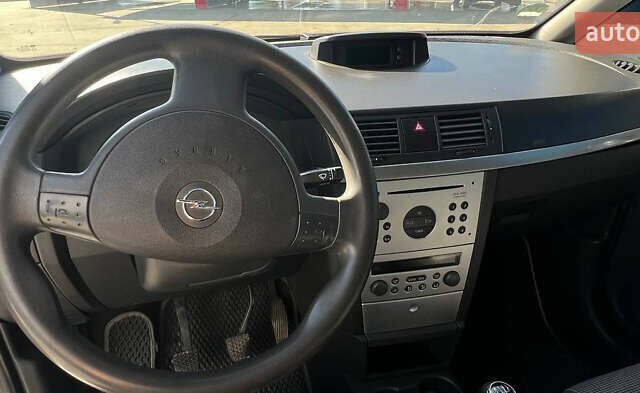 Синий Опель Мерива, объемом двигателя 1.6 л и пробегом 240 тыс. км за 3850 $, фото 15 на Automoto.ua