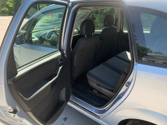 Синий Опель Мерива, объемом двигателя 1.6 л и пробегом 257 тыс. км за 4800 $, фото 6 на Automoto.ua