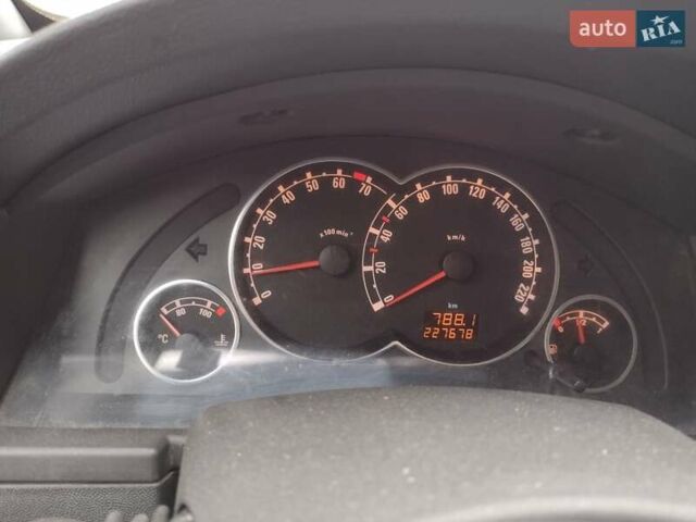 Синий Опель Мерива, объемом двигателя 1.6 л и пробегом 227 тыс. км за 4900 $, фото 2 на Automoto.ua
