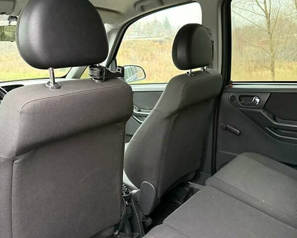 Синій Опель Меріва, об'ємом двигуна 1.6 л та пробігом 242 тис. км за 4500 $, фото 52 на Automoto.ua