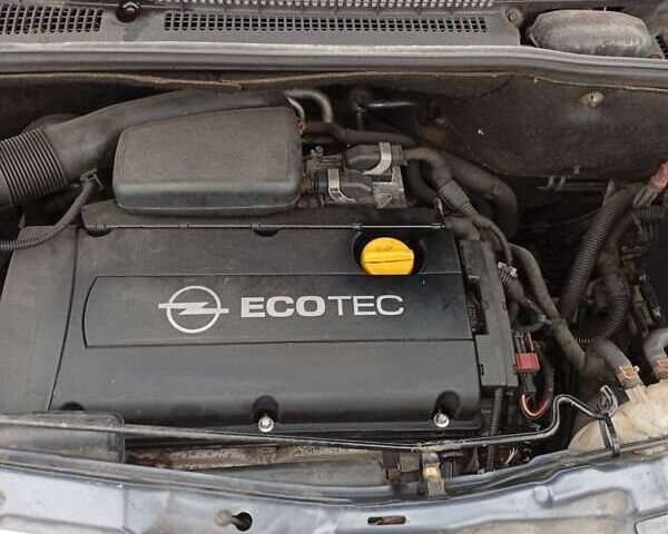 Синий Опель Мерива, объемом двигателя 1.6 л и пробегом 152 тыс. км за 4550 $, фото 3 на Automoto.ua