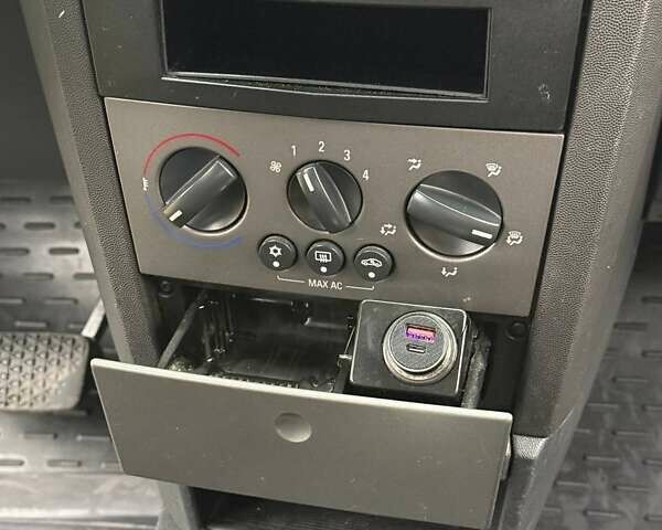 Синій Опель Меріва, об'ємом двигуна 1.6 л та пробігом 242 тис. км за 4500 $, фото 28 на Automoto.ua