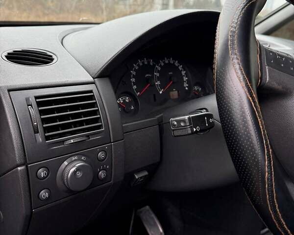 Синій Опель Меріва, об'ємом двигуна 1.6 л та пробігом 242 тис. км за 4500 $, фото 57 на Automoto.ua