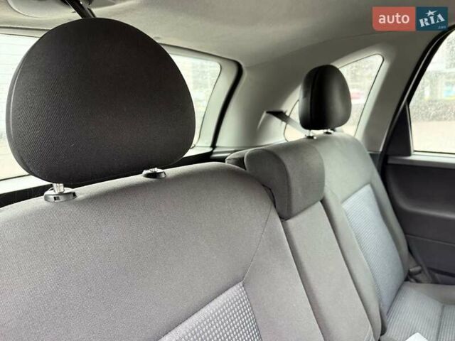 Синий Опель Мерива, объемом двигателя 1.6 л и пробегом 142 тыс. км за 3950 $, фото 49 на Automoto.ua