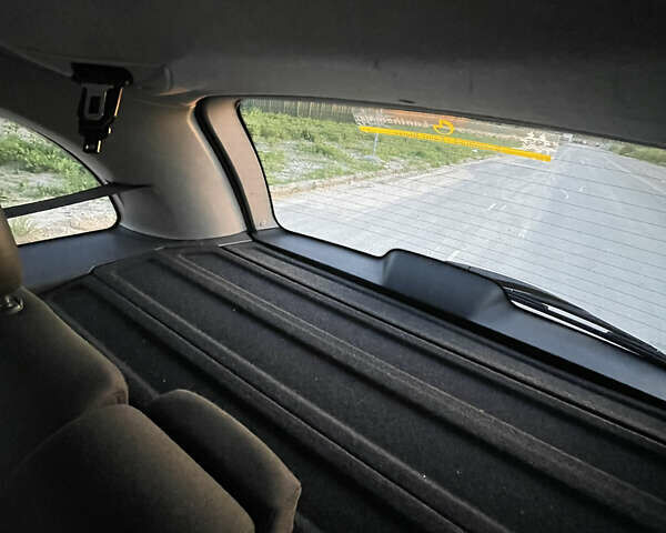 Синий Опель Мерива, объемом двигателя 1.69 л и пробегом 262 тыс. км за 3550 $, фото 15 на Automoto.ua