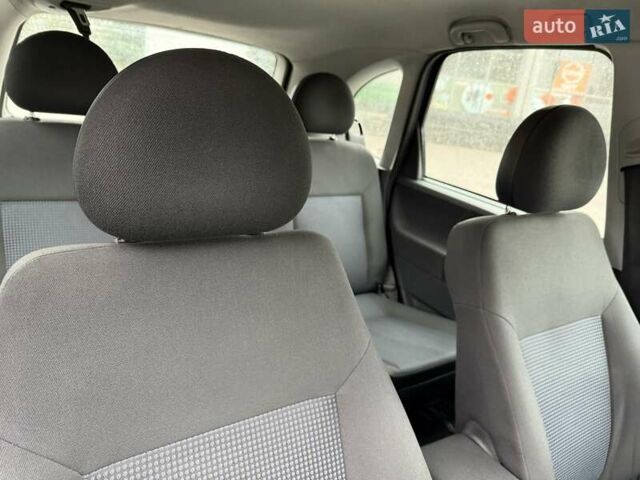 Синий Опель Мерива, объемом двигателя 1.6 л и пробегом 142 тыс. км за 3950 $, фото 39 на Automoto.ua