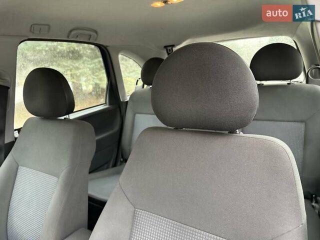 Синий Опель Мерива, объемом двигателя 1.6 л и пробегом 142 тыс. км за 3950 $, фото 58 на Automoto.ua