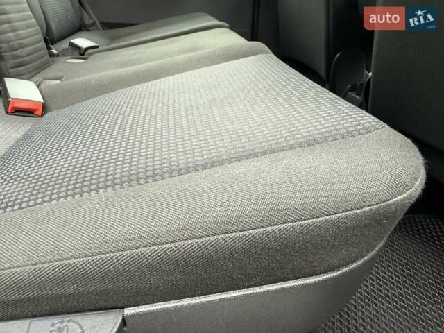 Синий Опель Мерива, объемом двигателя 1.6 л и пробегом 142 тыс. км за 3950 $, фото 47 на Automoto.ua